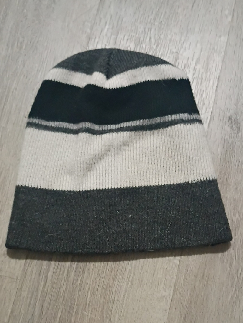 Men's Two-Tone Gray & White Knit Beanie